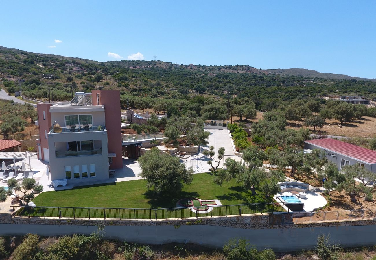 Villa in Rethymno -  Luxuriöse Villa Oasis, 11 Schlafzimmer, privater beheizter Pool und Whirlpool