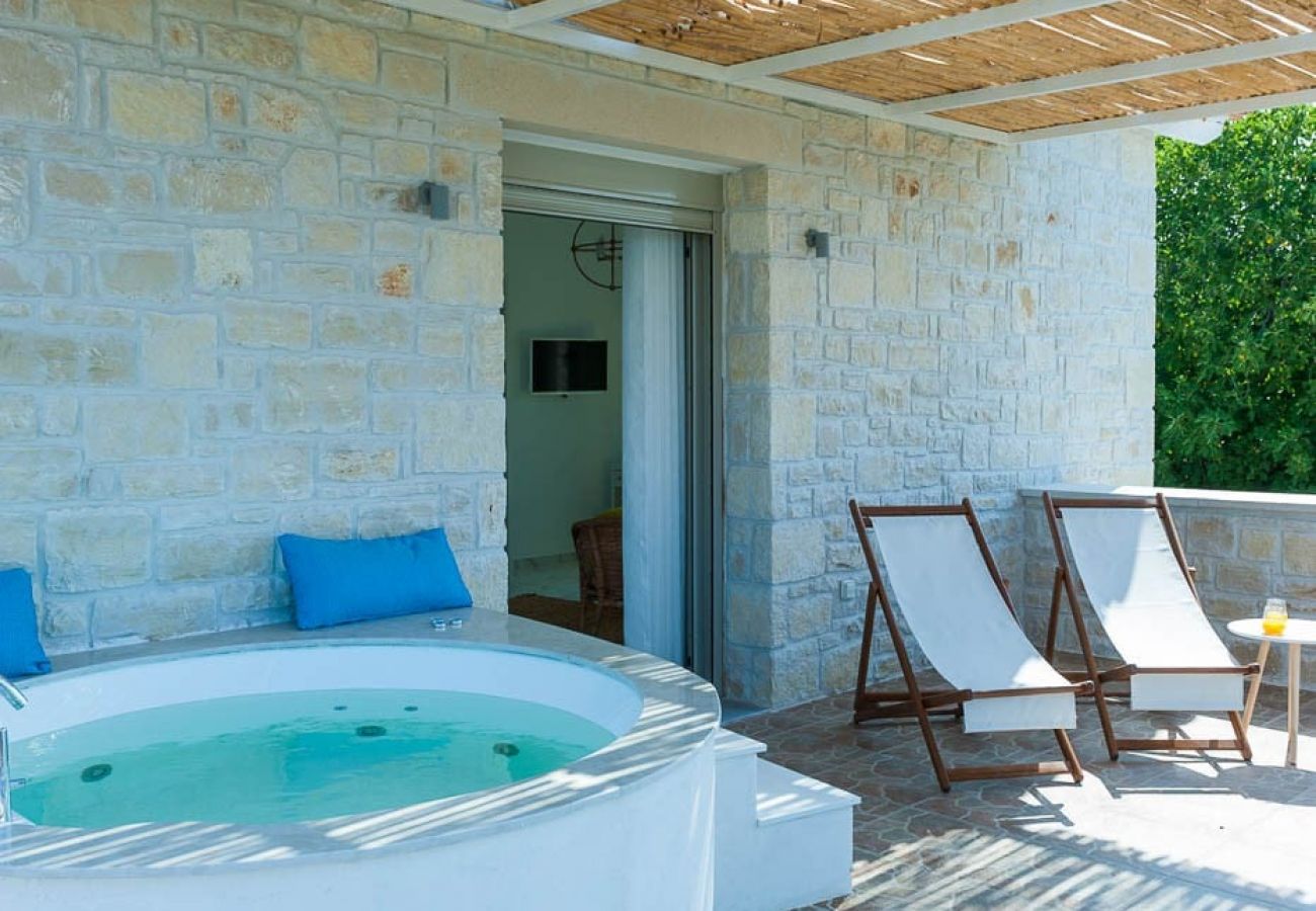 Villa in Rethymno - Villa Prima – mit privatem beheiztem Pool und Whirlpool