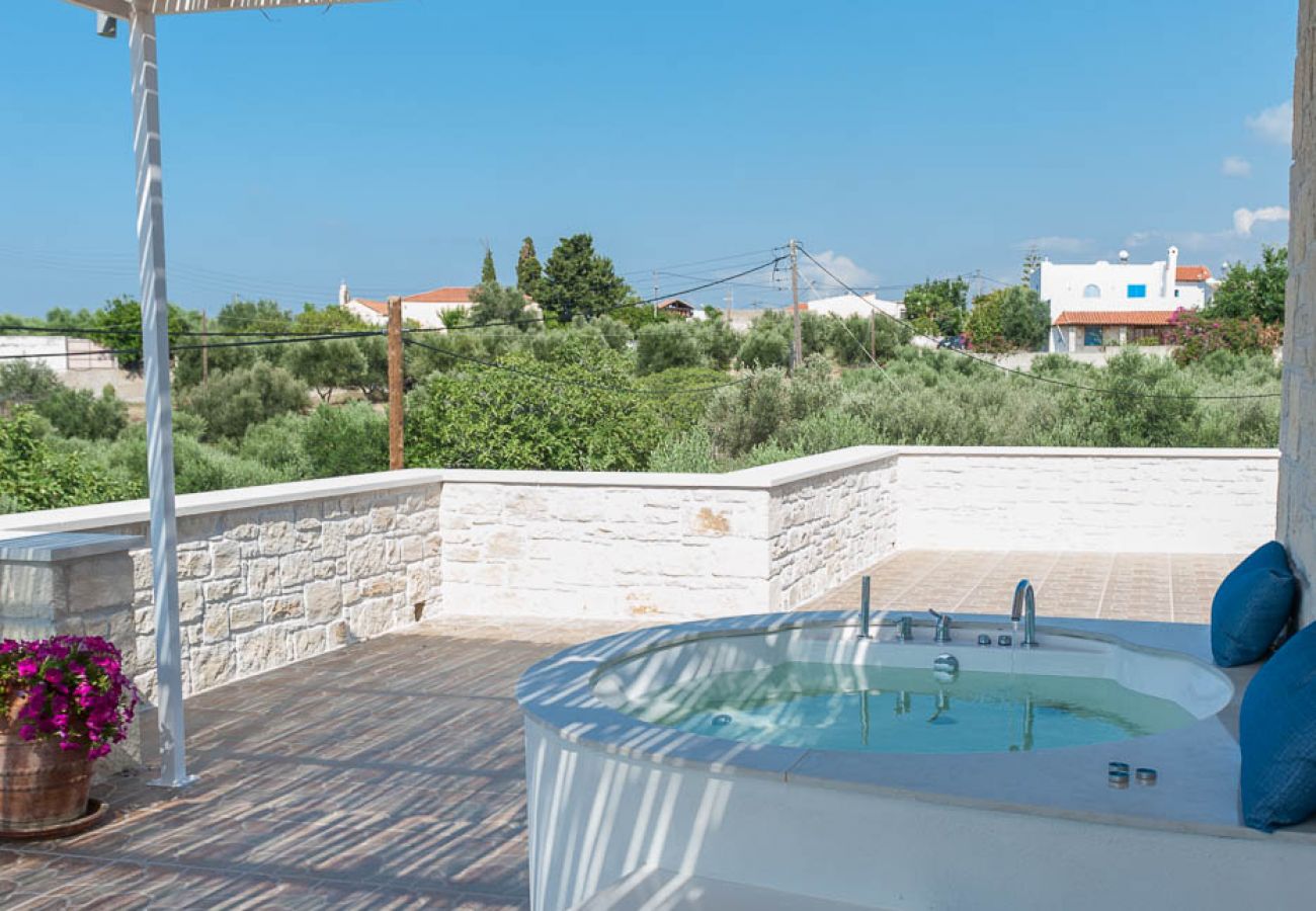 Villa in Rethymno - Villa Prima – mit privatem beheiztem Pool und Whirlpool