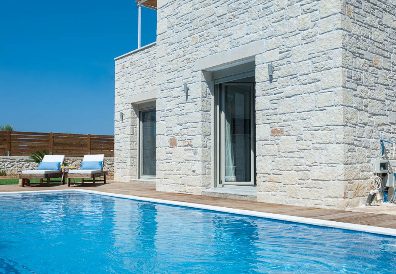 Villa in Rethymno - Villa Prima – mit privatem beheiztem Pool und Whirlpool