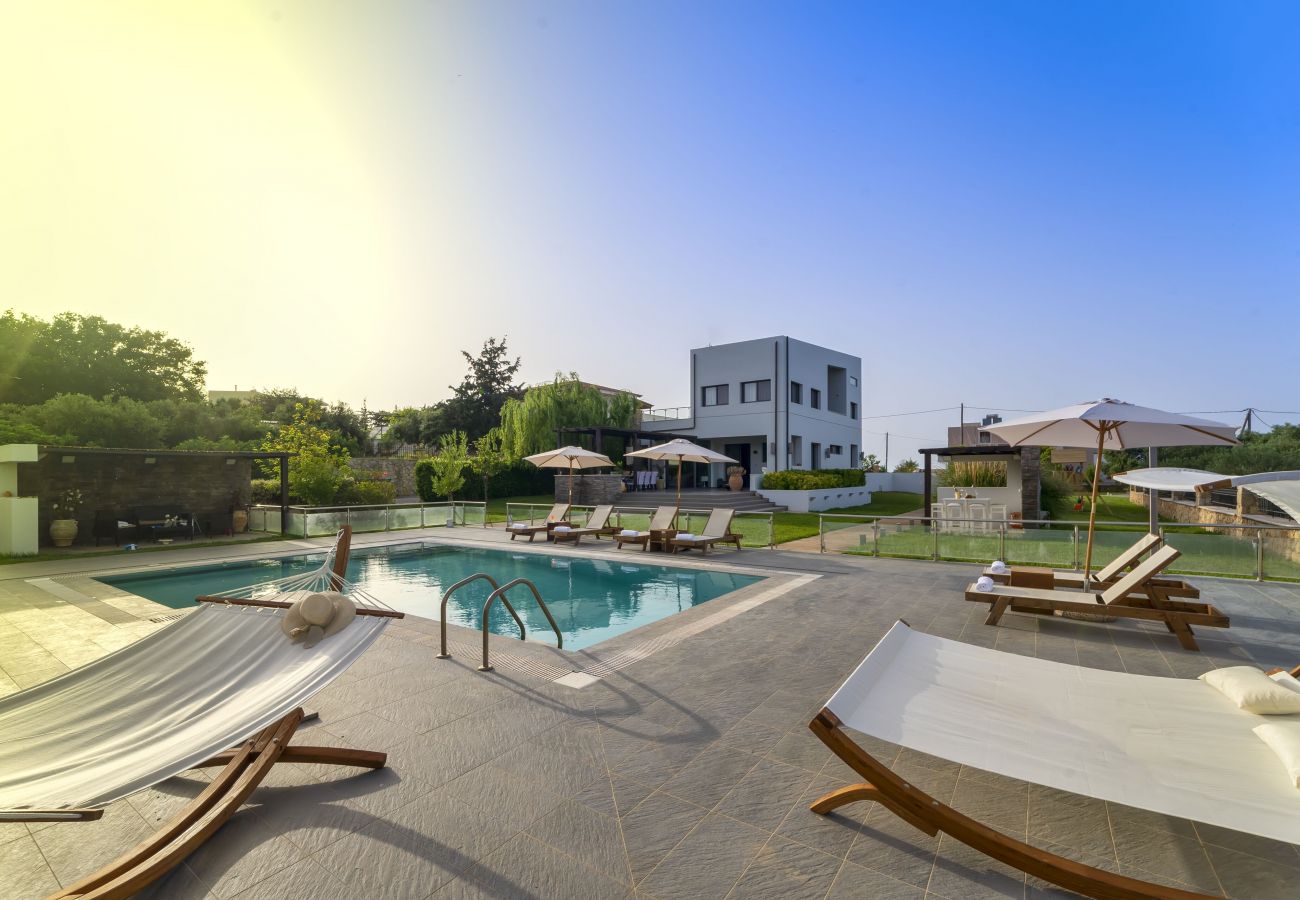 Villa in Tria Monastiria - Villa Sfedami 350m² mit 55m² Pool mit Spa