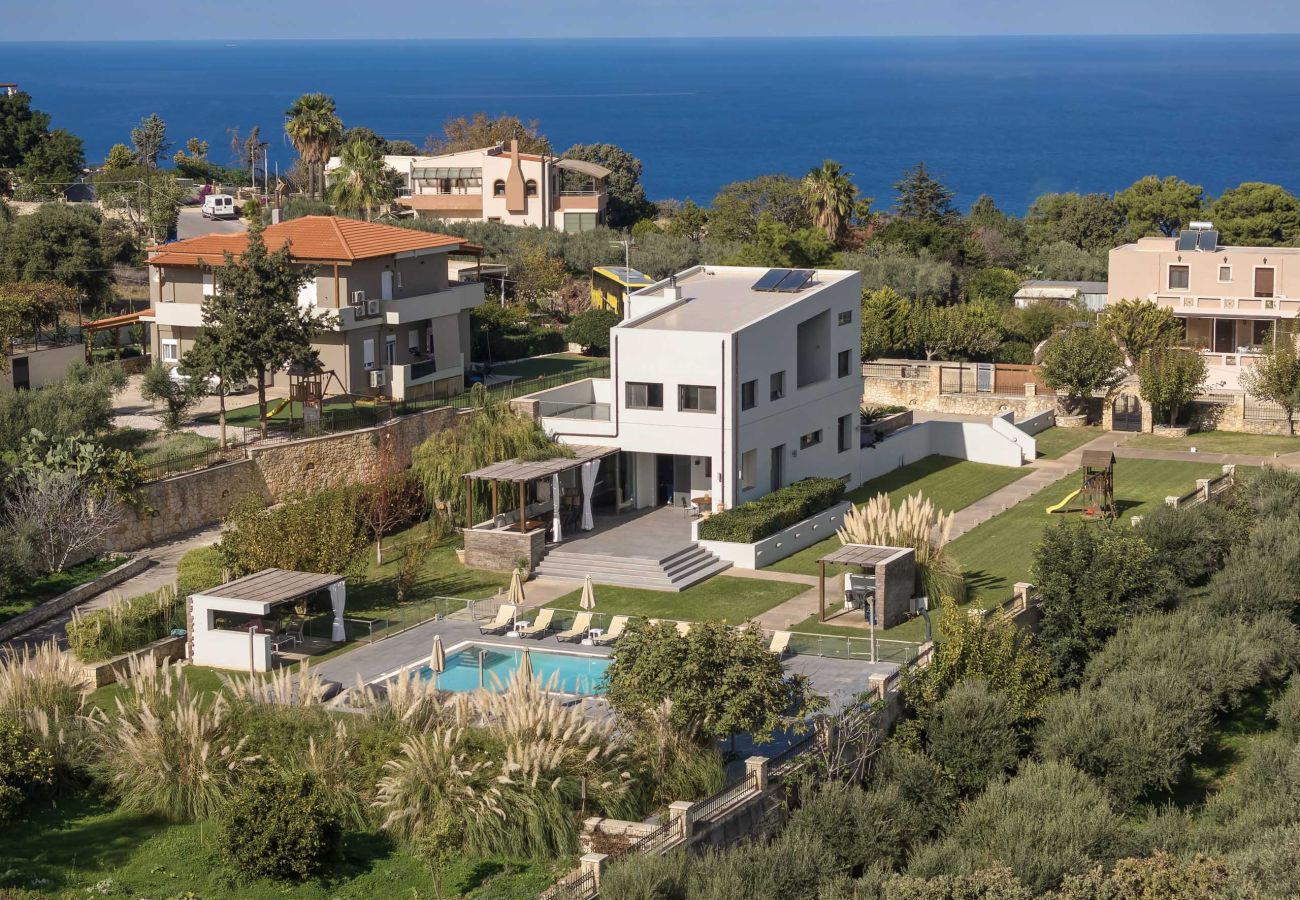 Villa in Tria Monastiria - Villa Sfedami - Pool with Children Safety Fence