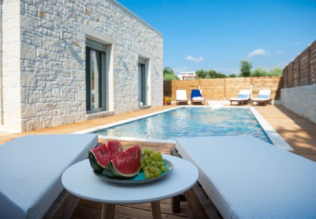 Villa in Rethymno - Villa Vera – mit privatem beheiztem Pool und Whirlpool