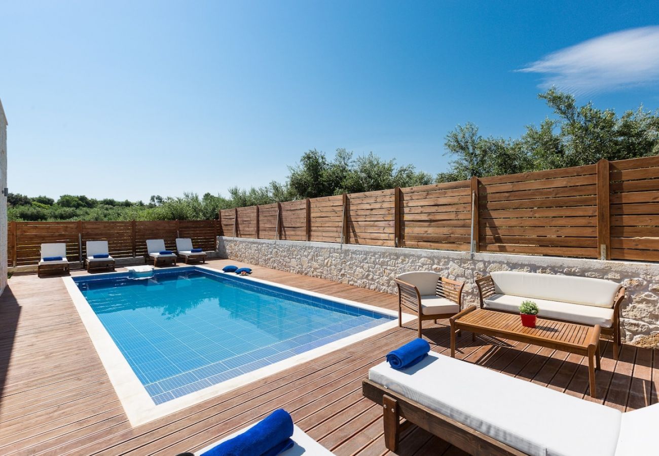 Villa in Rethymno - Villa Vera – mit privatem beheiztem Pool und Whirlpool