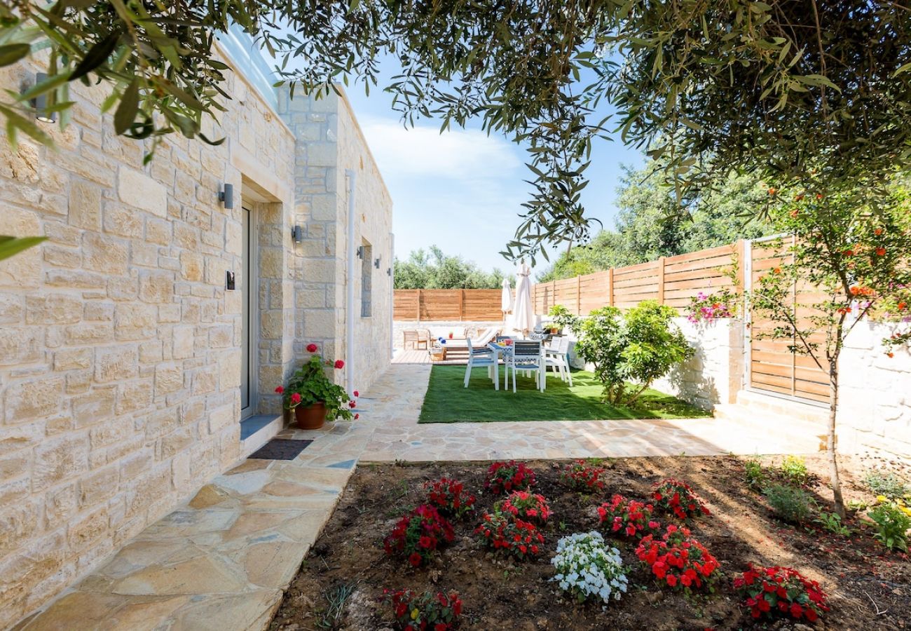 Villa in Rethymno - Villa Vera – mit privatem beheiztem Pool und Whirlpool