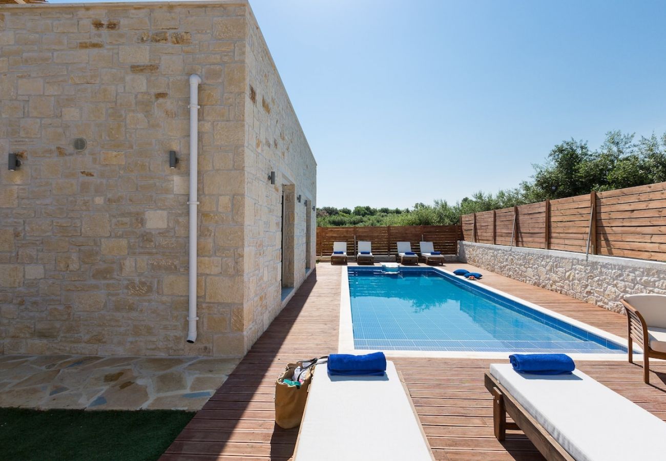 Villa in Rethymno - Villa Vera – mit privatem beheiztem Pool und Whirlpool