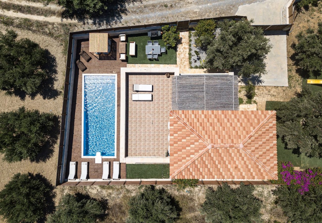 Villa in Rethymno - Villa Vera – mit privatem beheiztem Pool und Whirlpool