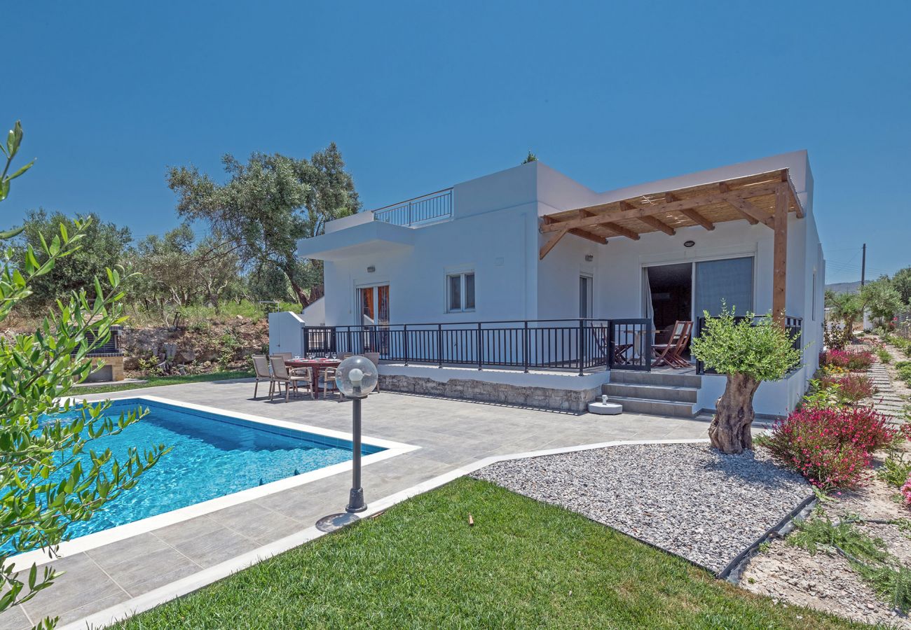 Villa in Pagkalochori - Villa Guinevere-mit privatem Pool