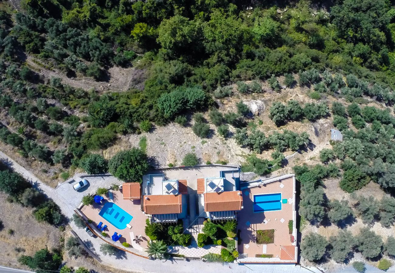 Villa in Perama - Blue Villa 1 - Mit privatem Pool