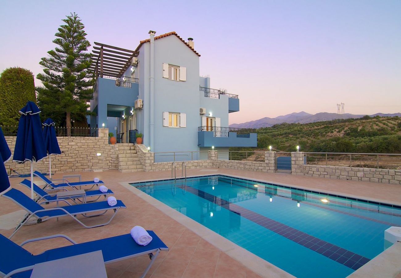 Villa in Perama - Blue Villa 2 - Mit privatem Pool