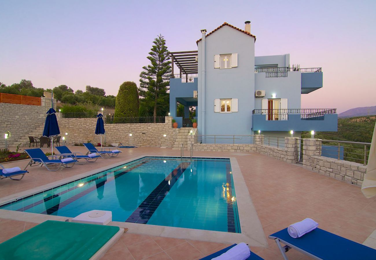 Villa in Perama - Blue Villa 2 - Mit privatem Pool