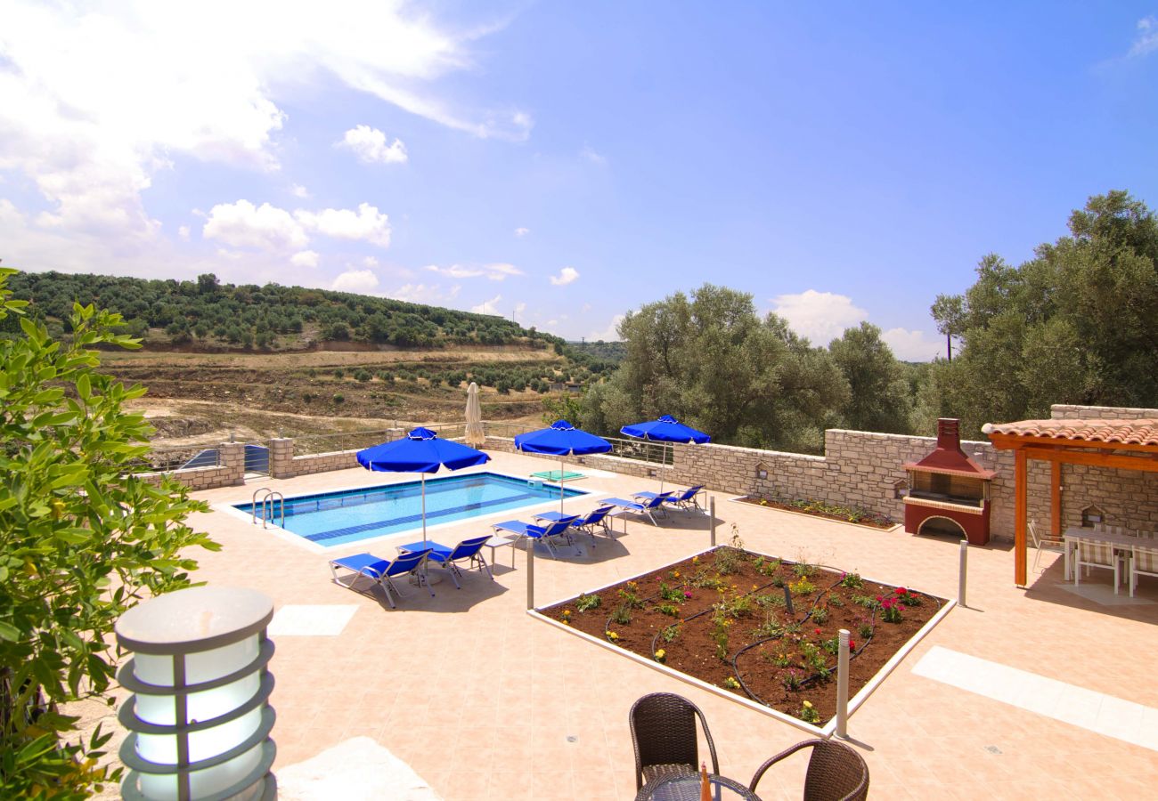 Villa in Perama - Blue Villa 2 - Mit privatem Pool