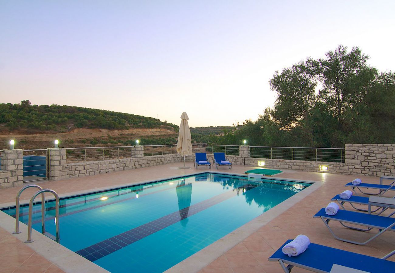 Villa in Perama - Blue Villa 2 - Mit privatem Pool