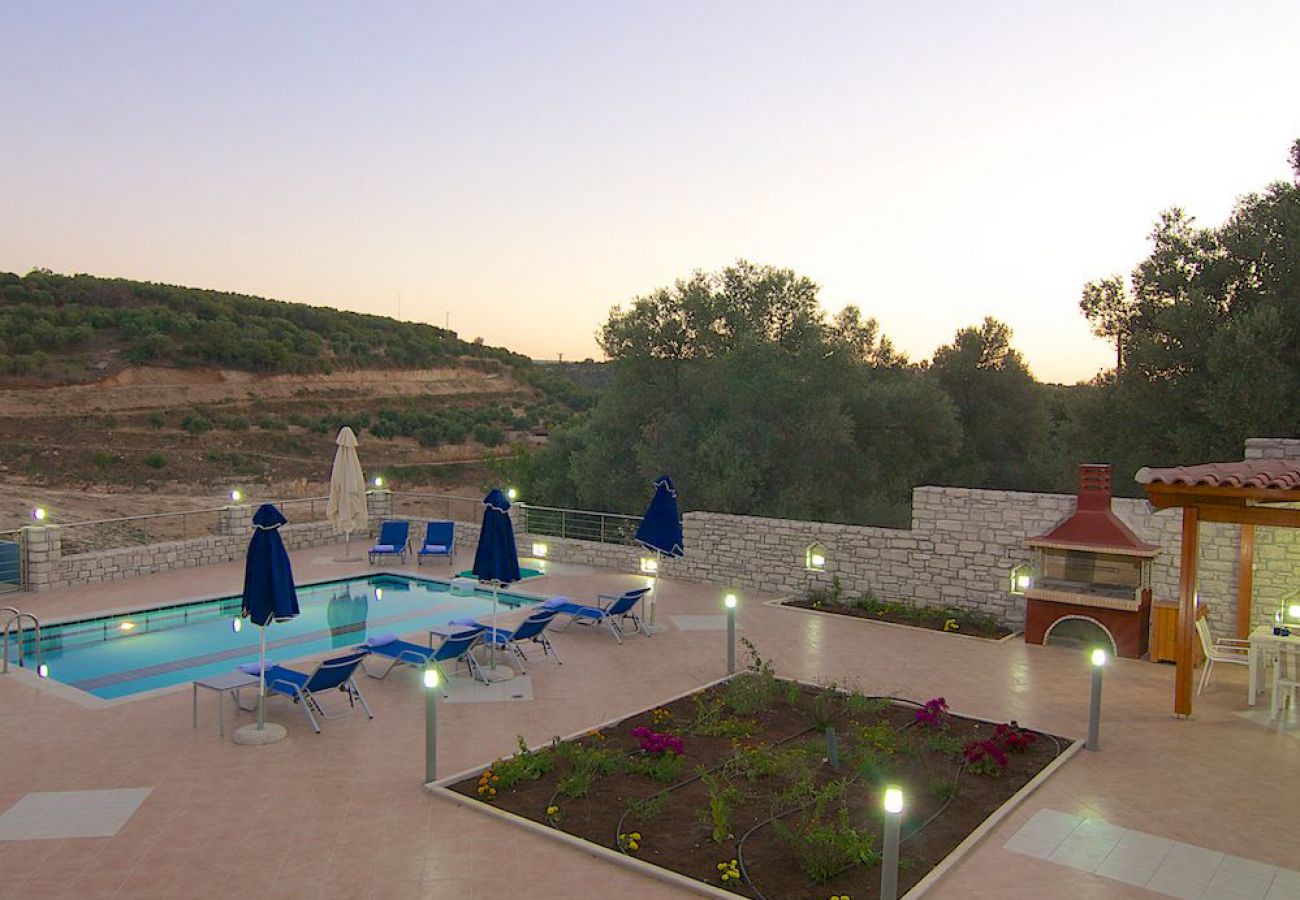 Villa in Perama - Blue Villa 2 - Mit privatem Pool