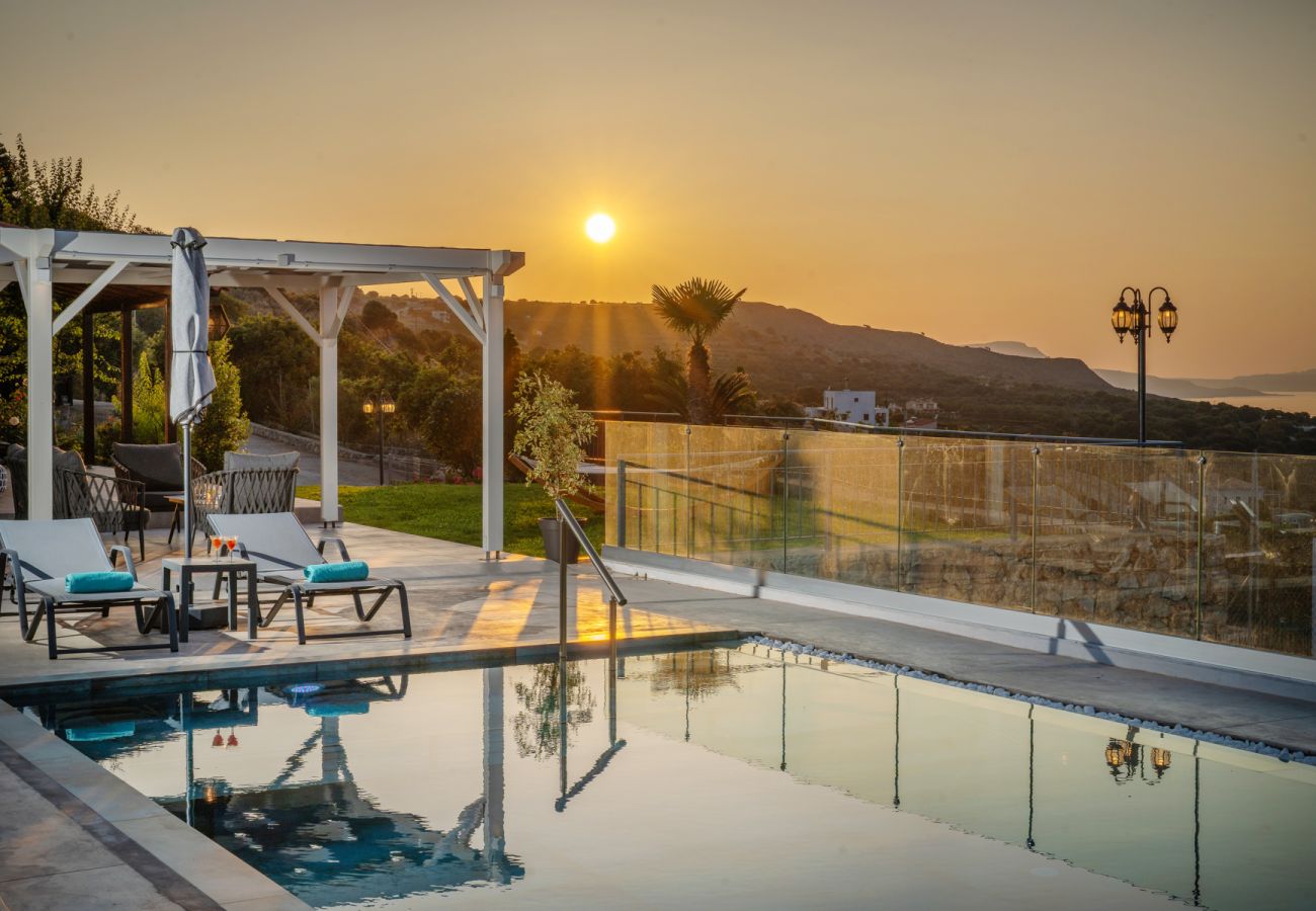 Villa in Gerani - Villa Eagles - Mit privatem Pool