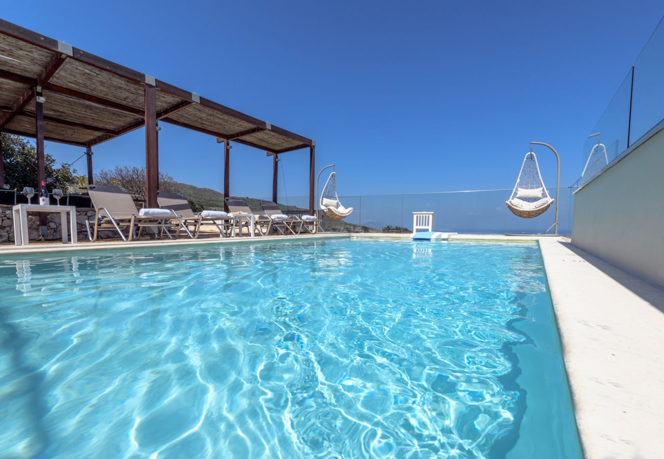 Villa in Gerani - Serenity Villa – mit privatem beheiztem Pool