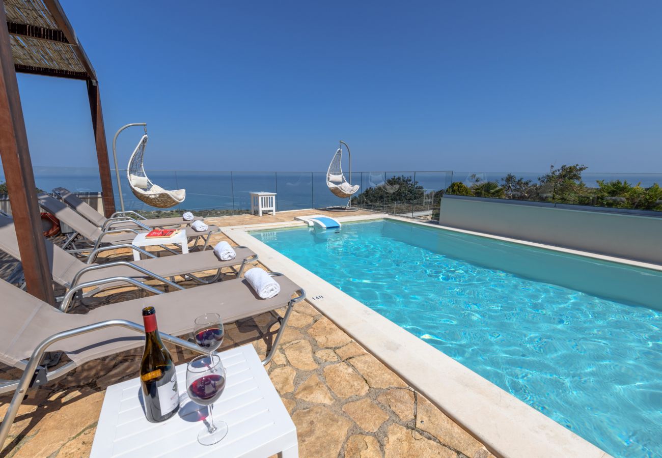 Villa in Gerani - Serenity Villa – mit privatem beheiztem Pool