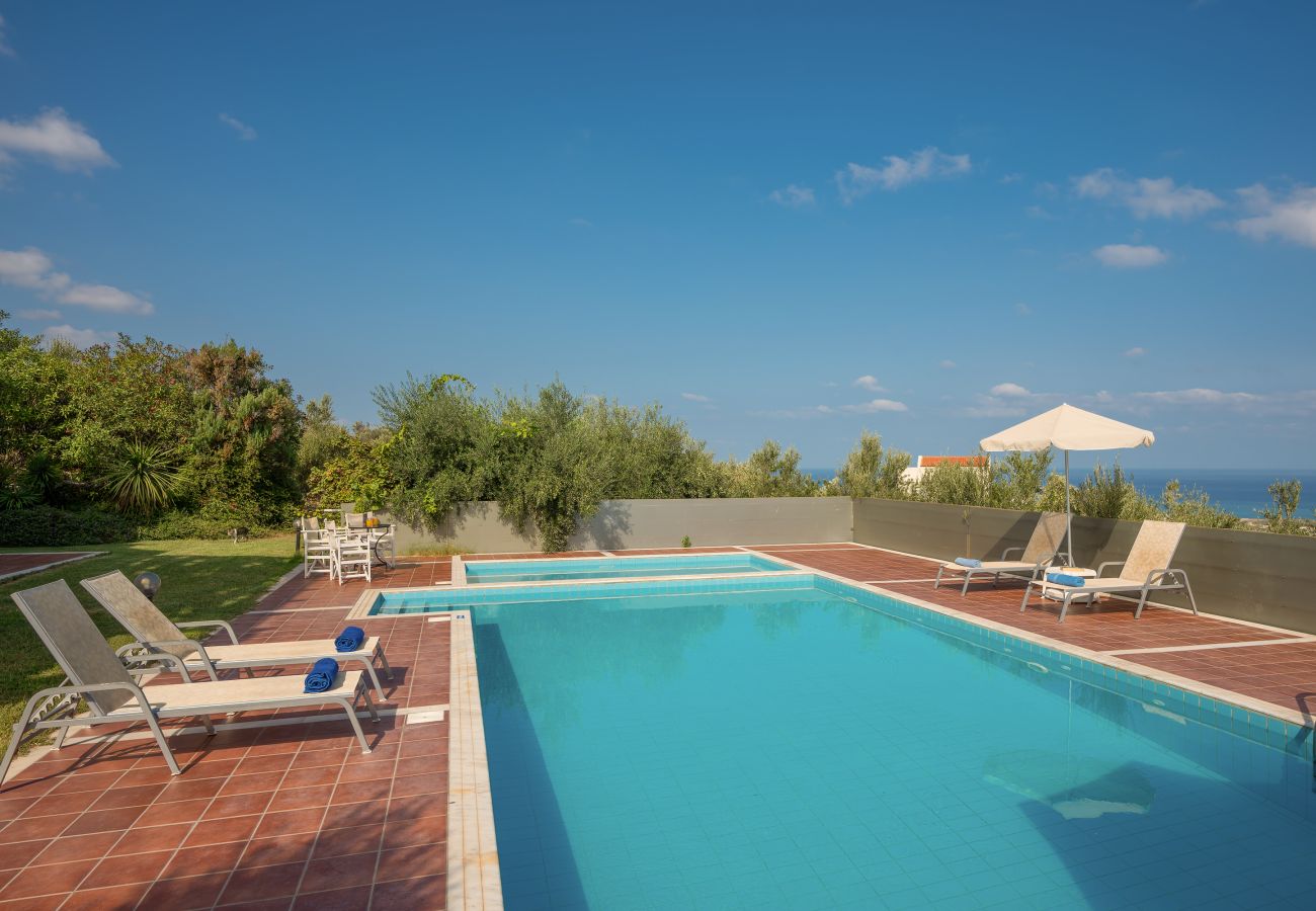 Villa in Giannoudi - Villa Panorama - With 60m Private Pool