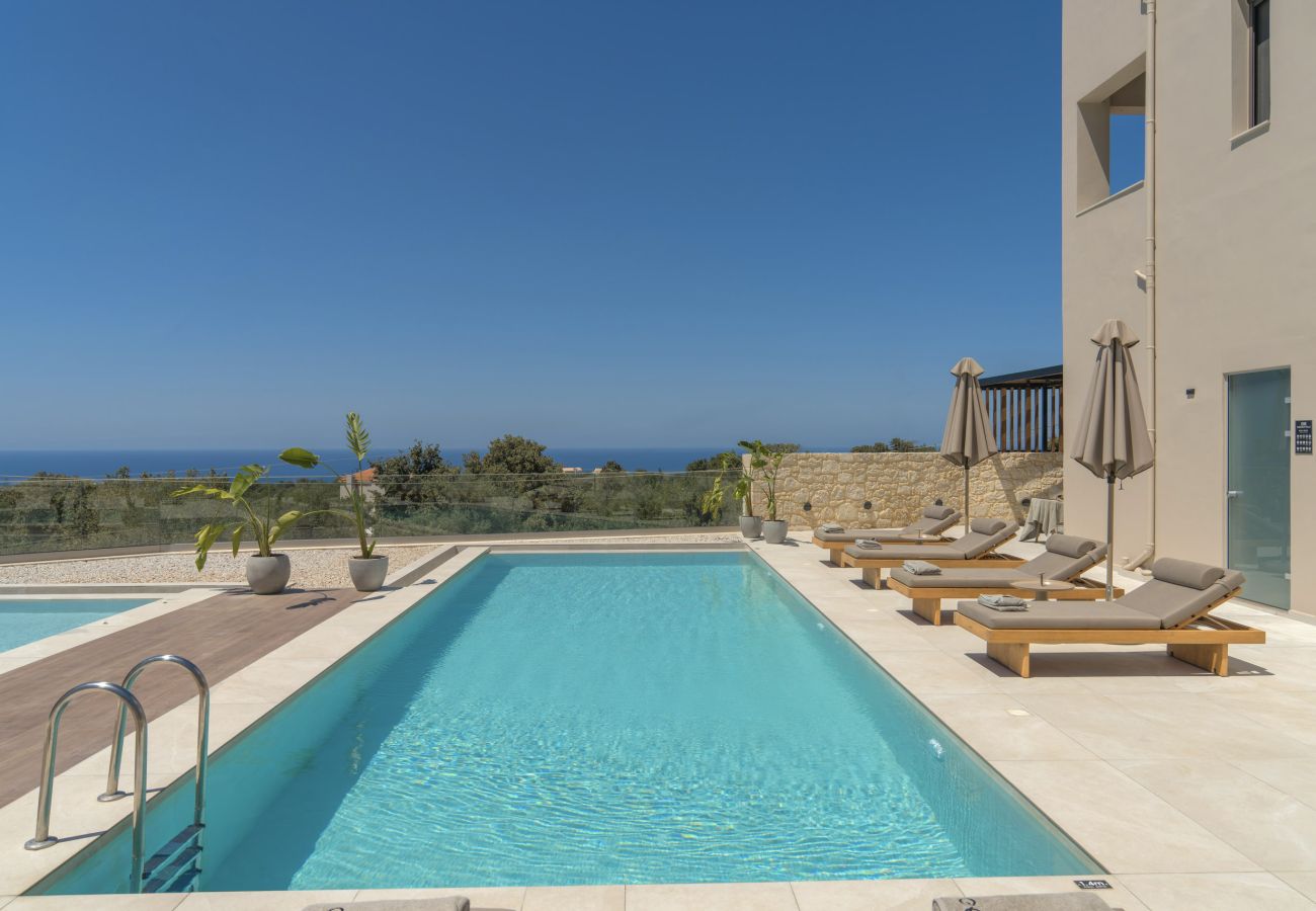 Villa in Prines - Georgia Villa - With Heated Pool