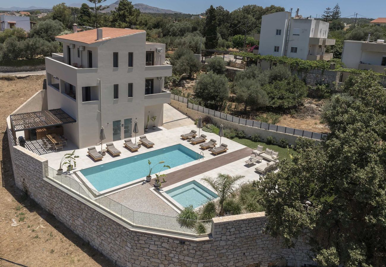 Villa in Prines - Georgia Villa - With Heated Pool