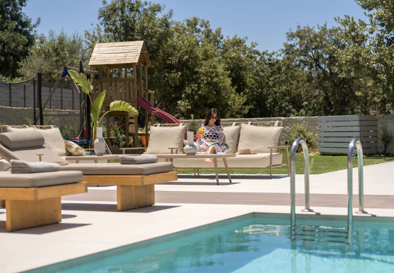 Villa in Prines - Georgia Villa - With Heated Pool