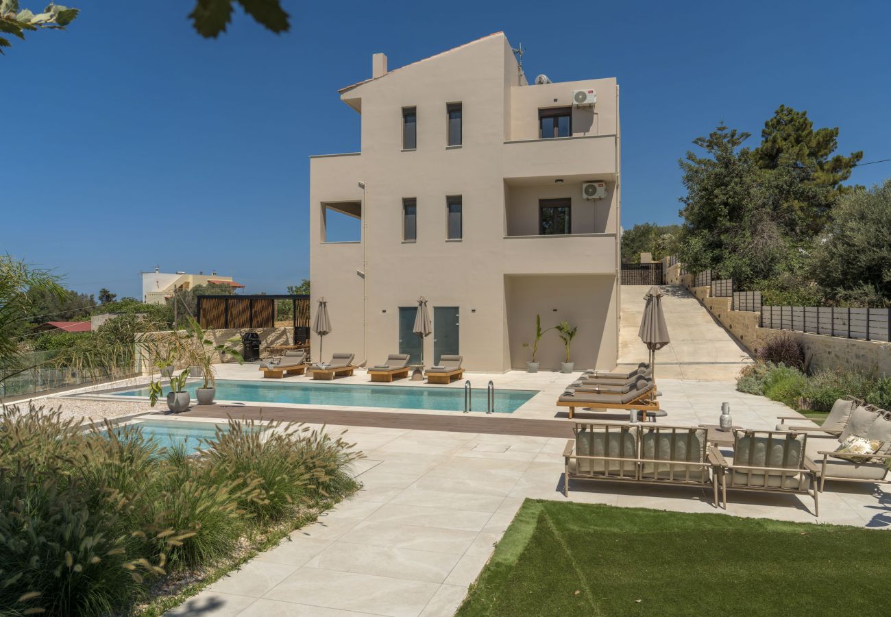 Villa in Prines - Georgia Villa - With Heated Pool
