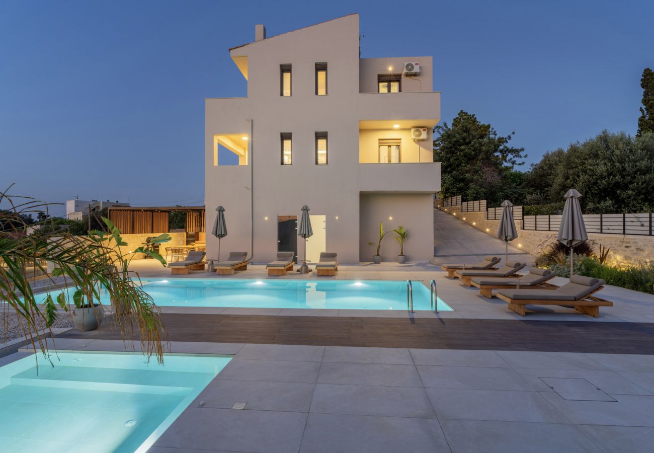 Villa in Prines - Georgia Villa - With Heated Pool