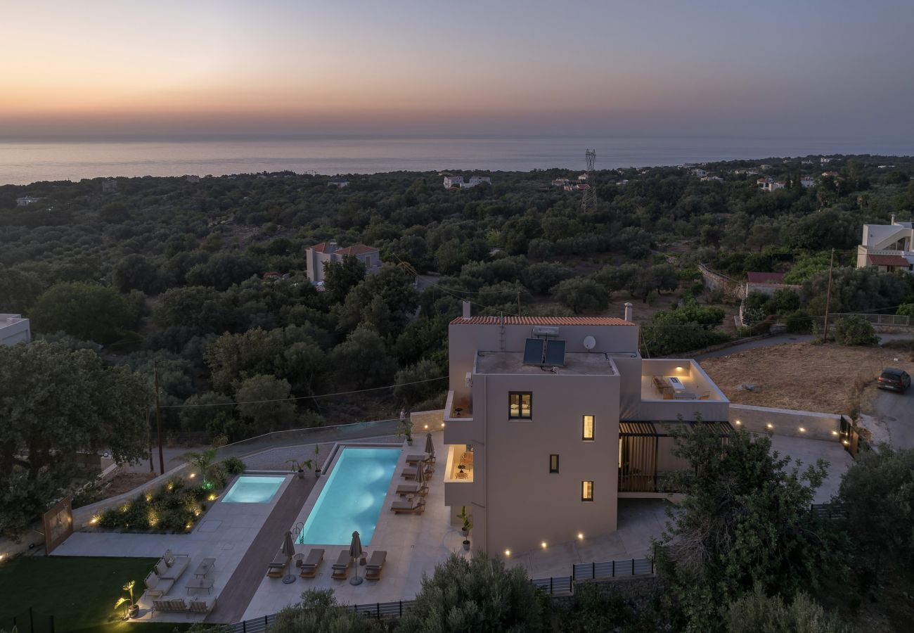 Villa in Prines - Georgia Villa - With Heated Pool