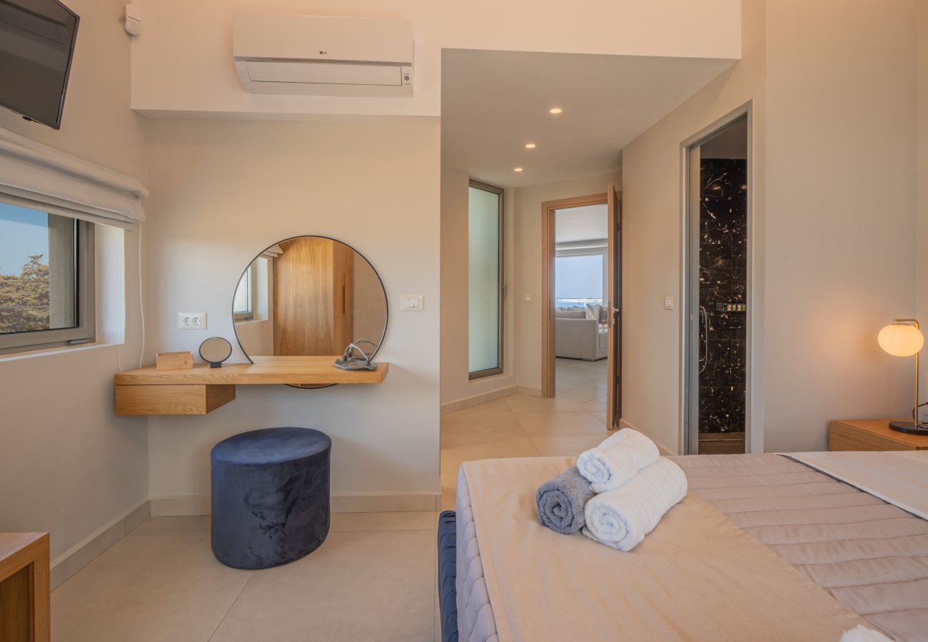 Villa in Tria Monastiria - Luxury Zakkallin Villa - With Amazing View