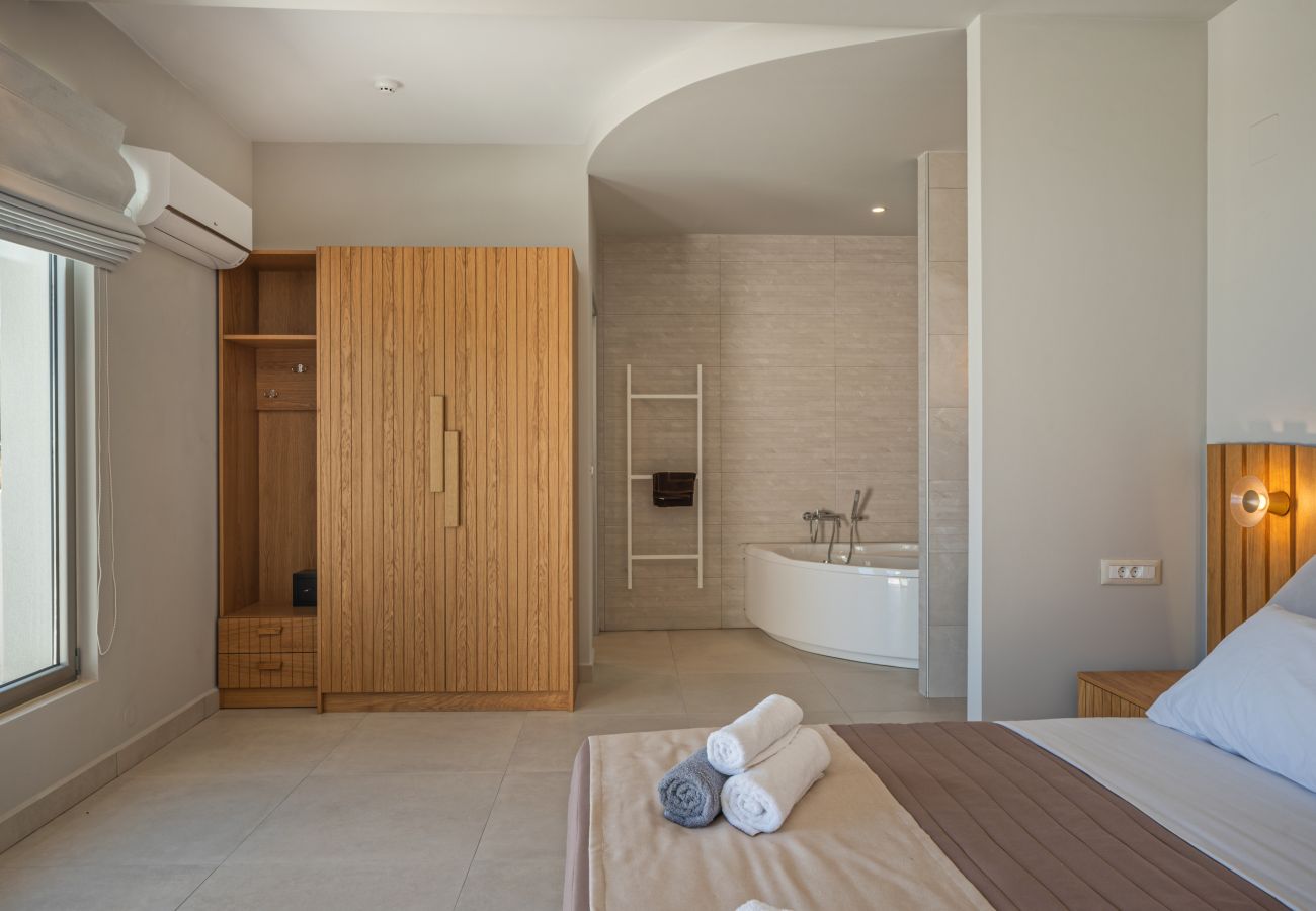 Villa in Tria Monastiria - Luxury Zakkallin Villa - With Amazing View