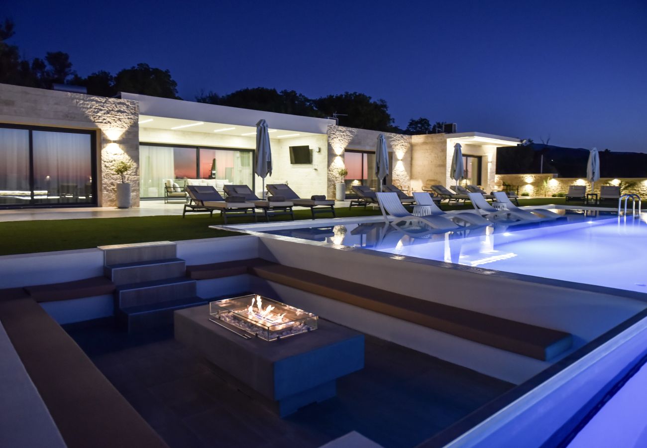 Villa in Choumeri - Elira Luxury Villa - With Private Pool