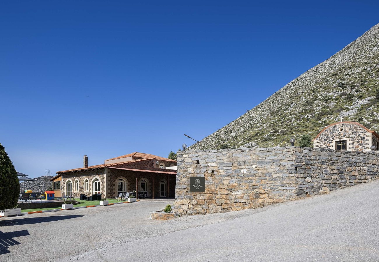 Villa in Garazo - Villa Pasiphae - With Private Pool