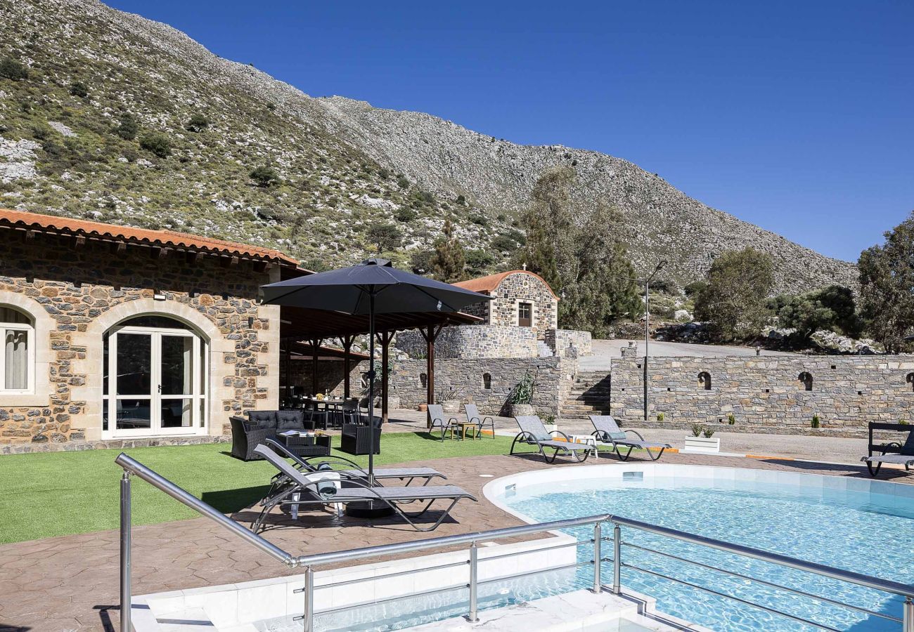 Villa in Garazo - Villa Pasiphae - With Private Pool