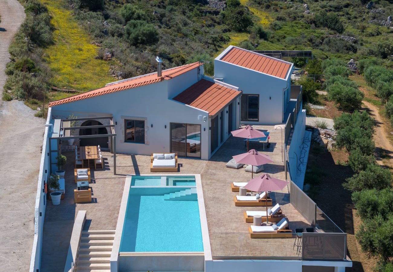 Villa in Atsipopoulo - Luxury Villa Maximus - With Private Heated Pool