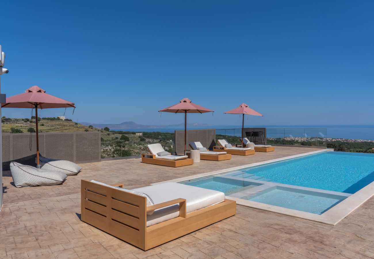 Villa in Atsipopoulo - Luxury Villa Maximus - With Private Heated Pool