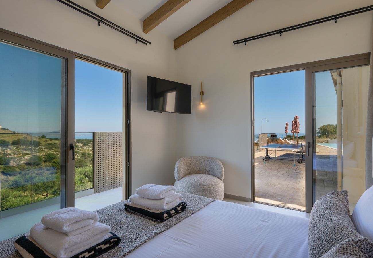 Villa in Atsipopoulo - Luxury Villa Maximus - With Private Heated Pool