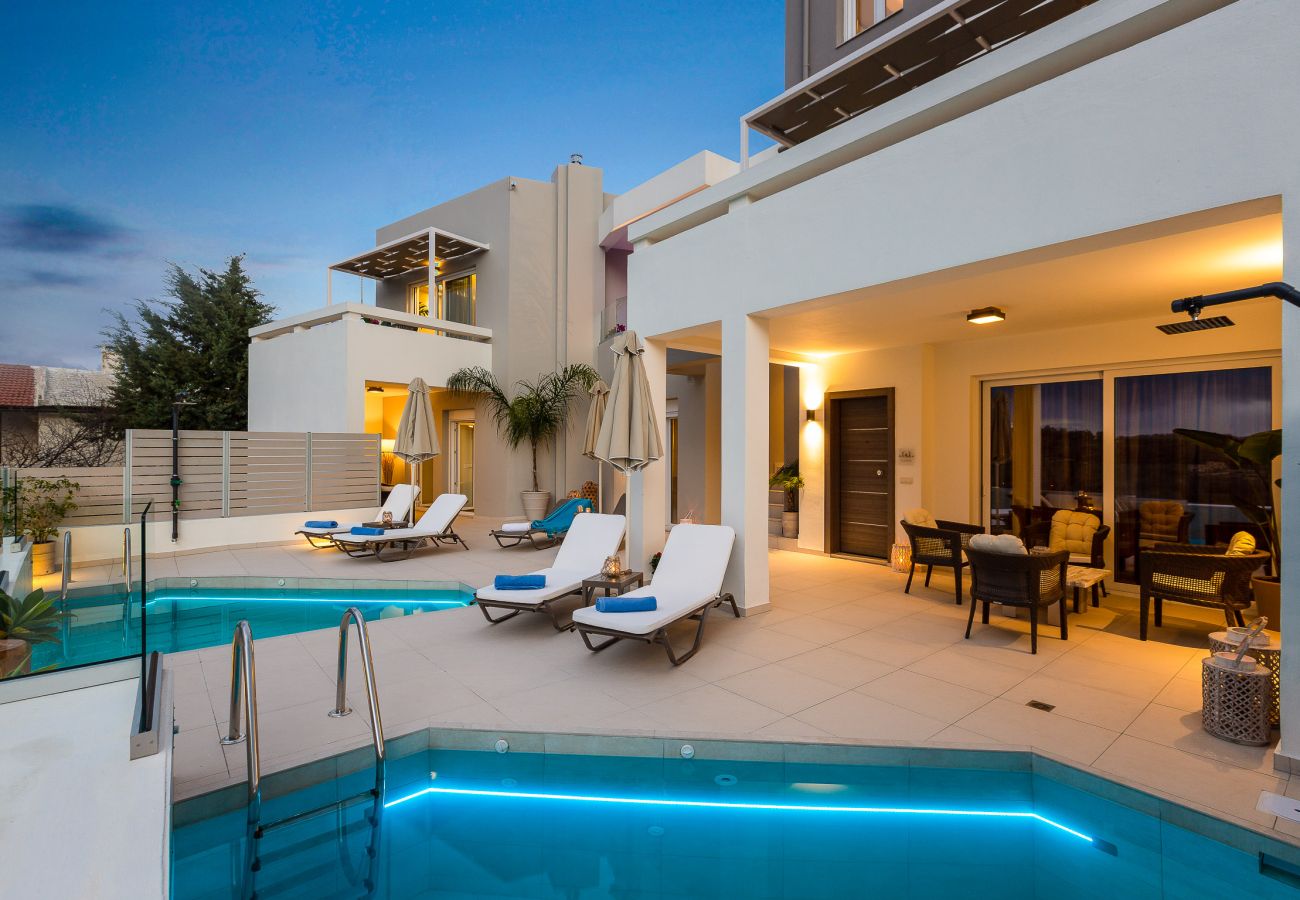 Villa in Armeni - Three Moirai Villa – mit 2 beheizten Pools