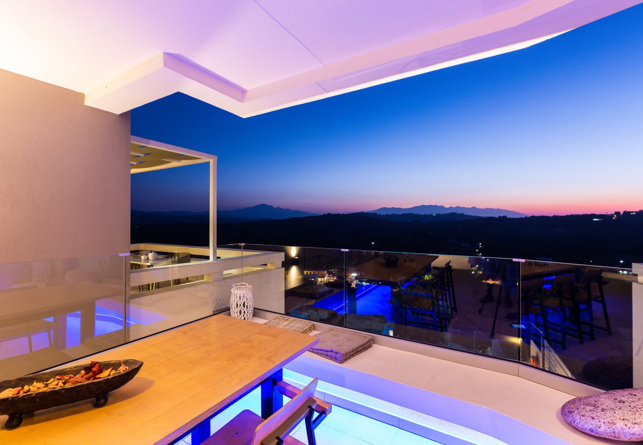 Villa in Armeni - Three Moirai Villa – mit 2 beheizten Pools
