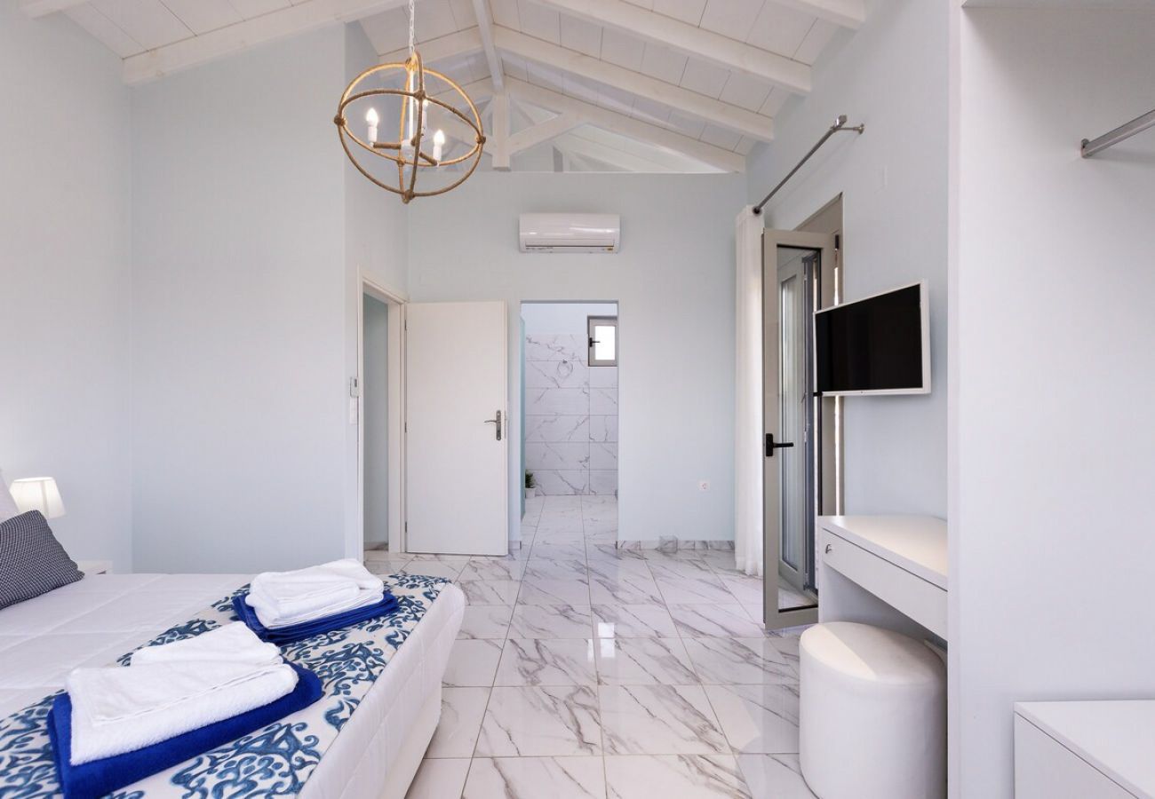 Villa in Pagkalochori - Primavera Villa – 2 beheizte Pools & Whirlpools