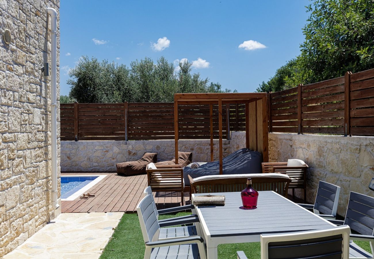 Villa in Pagkalochori - Primavera Villa – 2 beheizte Pools & Whirlpools