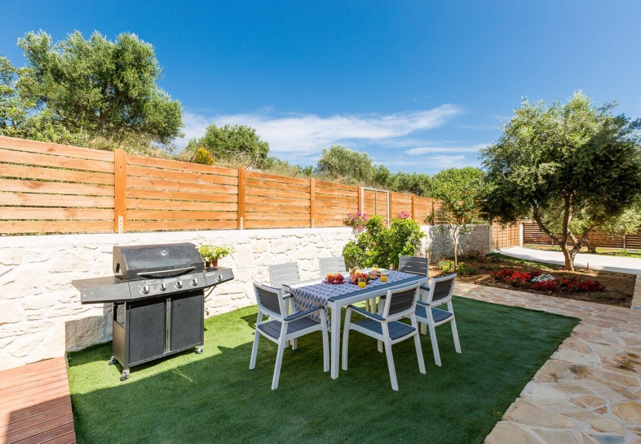 Villa in Pagkalochori - Primavera Villa – 2 beheizte Pools & Whirlpools