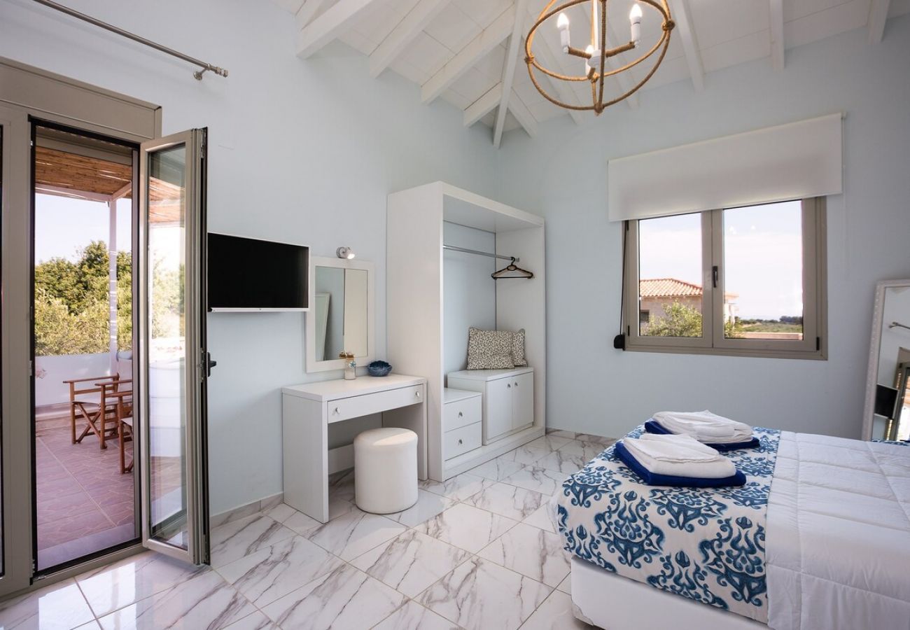 Villa in Pagkalochori - Primavera Villa – 2 beheizte Pools & Whirlpools