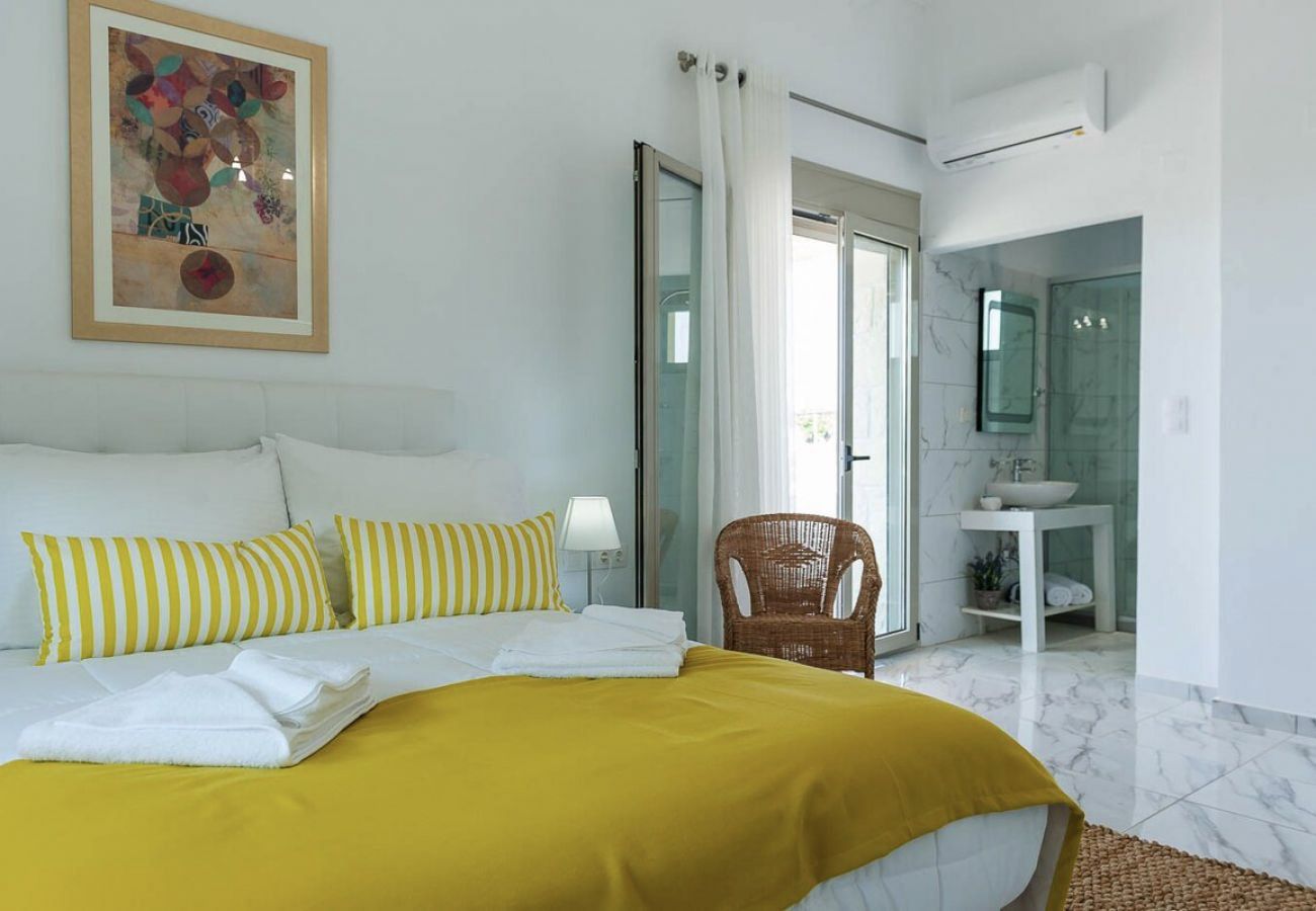 Villa in Pagkalochori - Primavera Villa – 2 beheizte Pools & Whirlpools