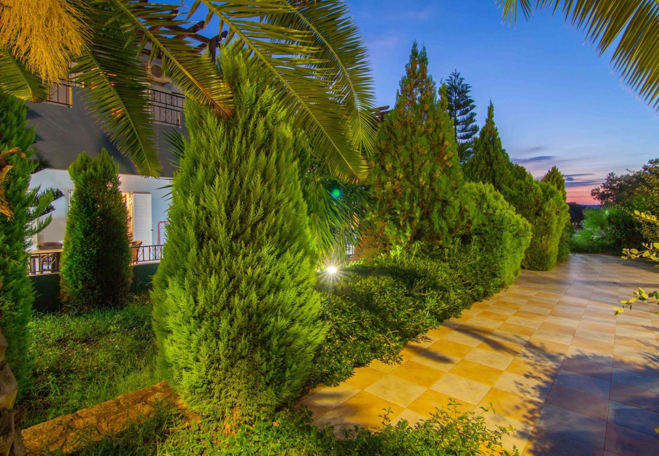 Villa in Perama -  Blaue Villen – mit 2 privaten Pools