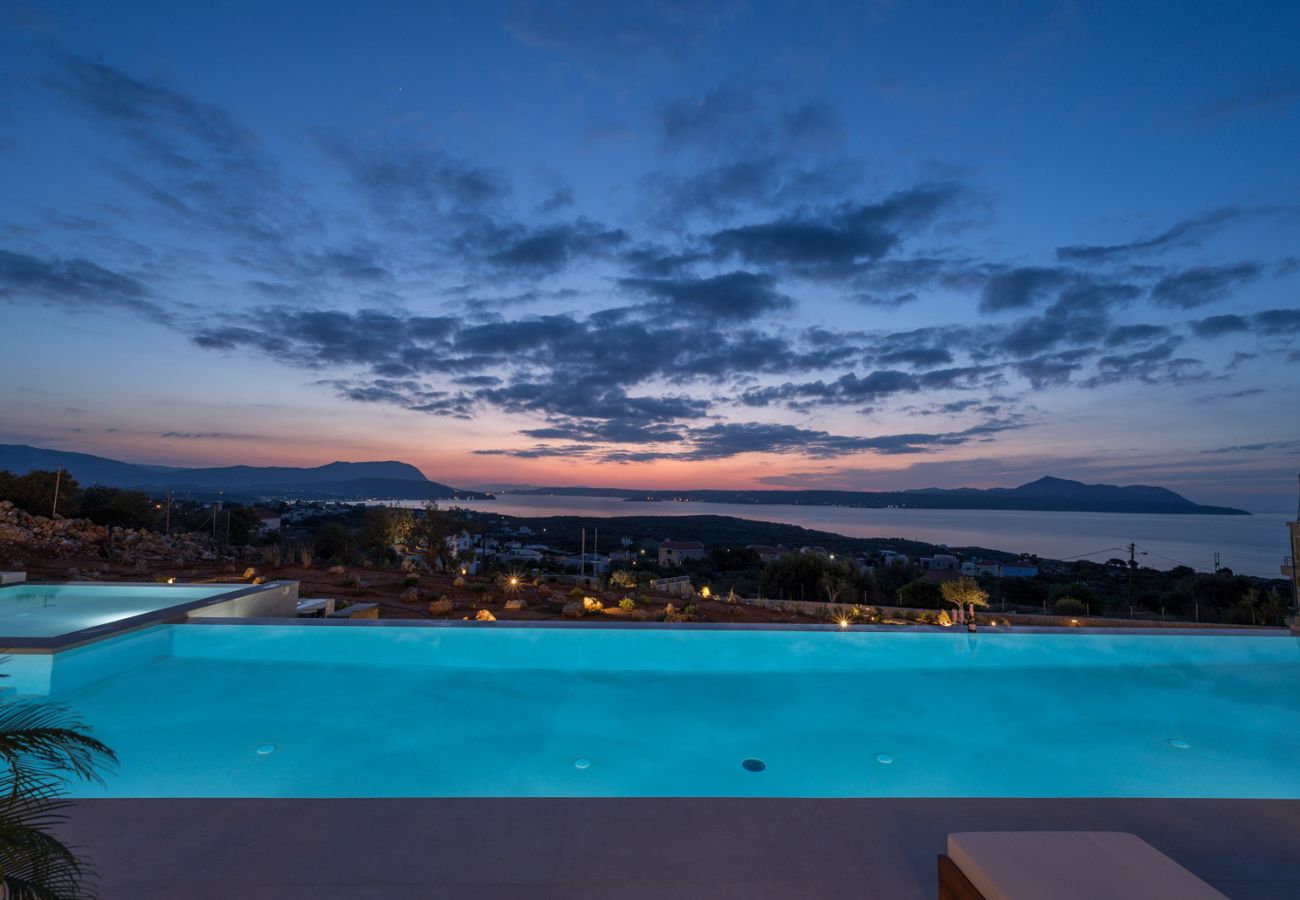 Villa à Almirida - Luxurious Villa Thyrsus - With Private Heated Pool