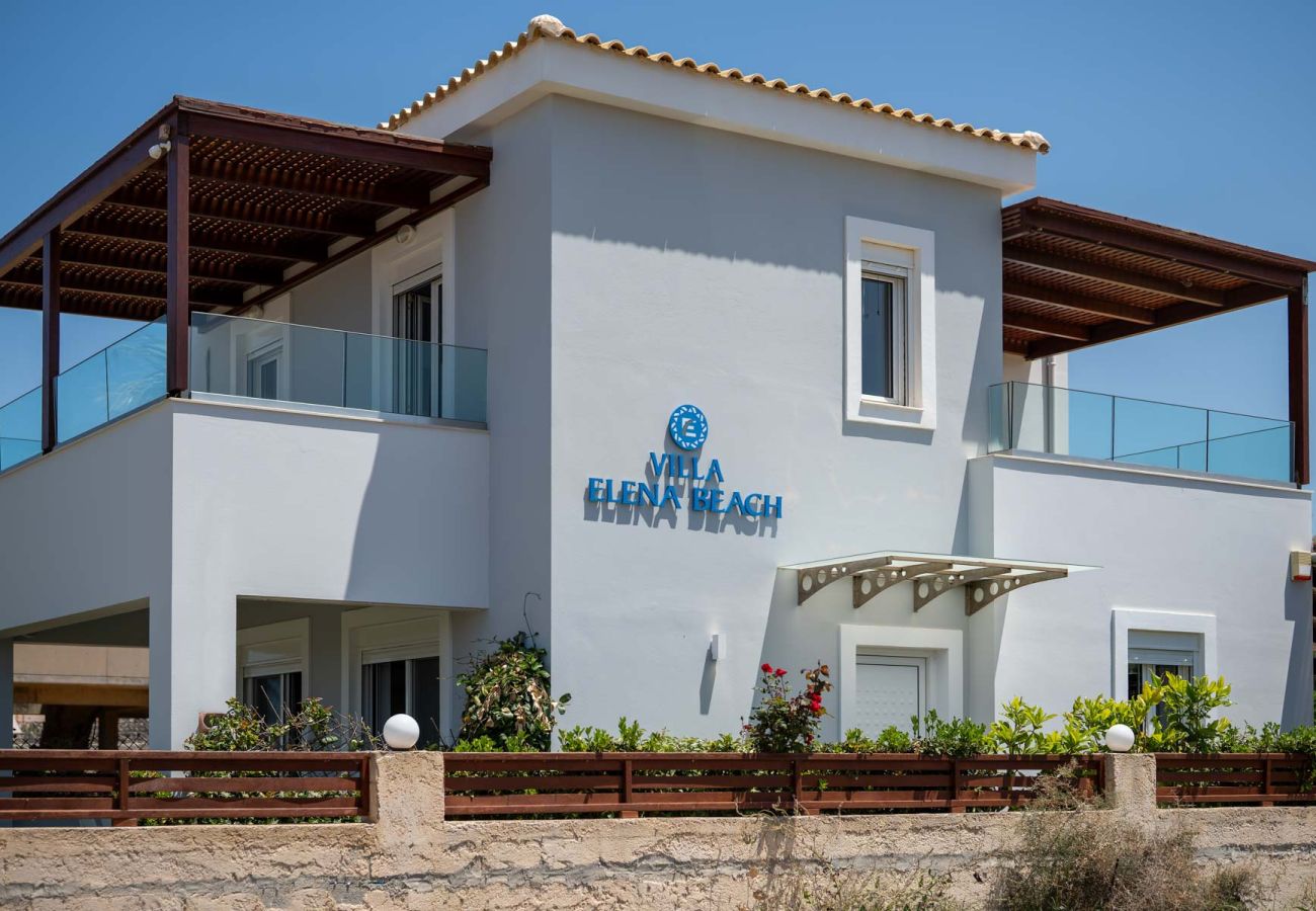 Villa à Sfakaki - Villa Elena Beach - With Private Heated Pool