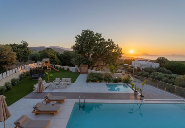 Villa à Prines - Georgia Villa - With Private Heated Pool