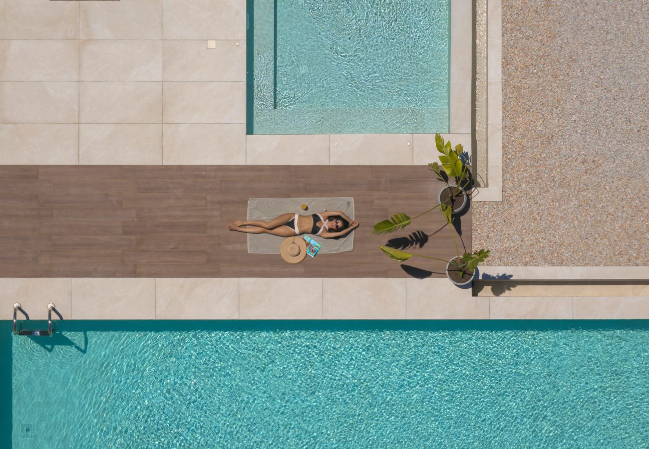 Villa à Prines - Georgia Villa - With Private Heated Pool