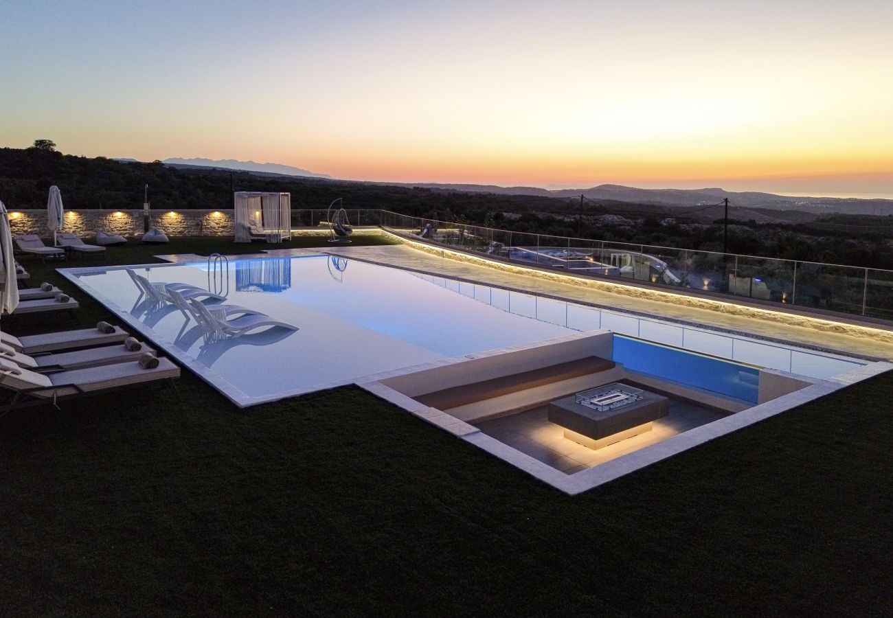 Villa à Choumeri - Elira Luxury Villa - With Private Pool