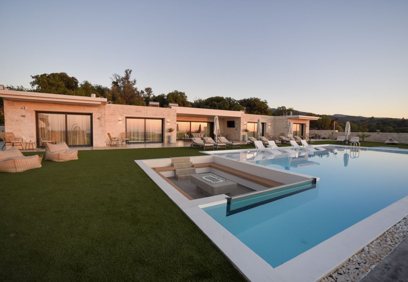 Villa à Choumeri - Elira Luxury Villa - With Private Pool